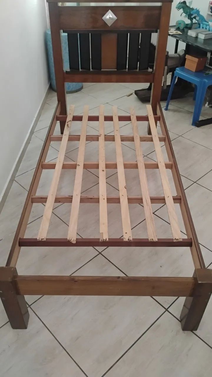 Cama de solteiro em perfeitas condições pra uso