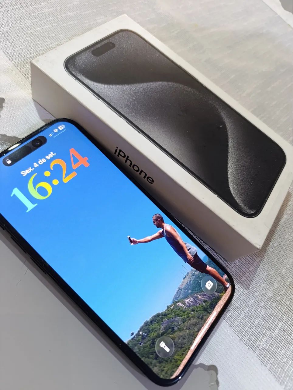 iPhone 15 pro - 256 - 86%bat