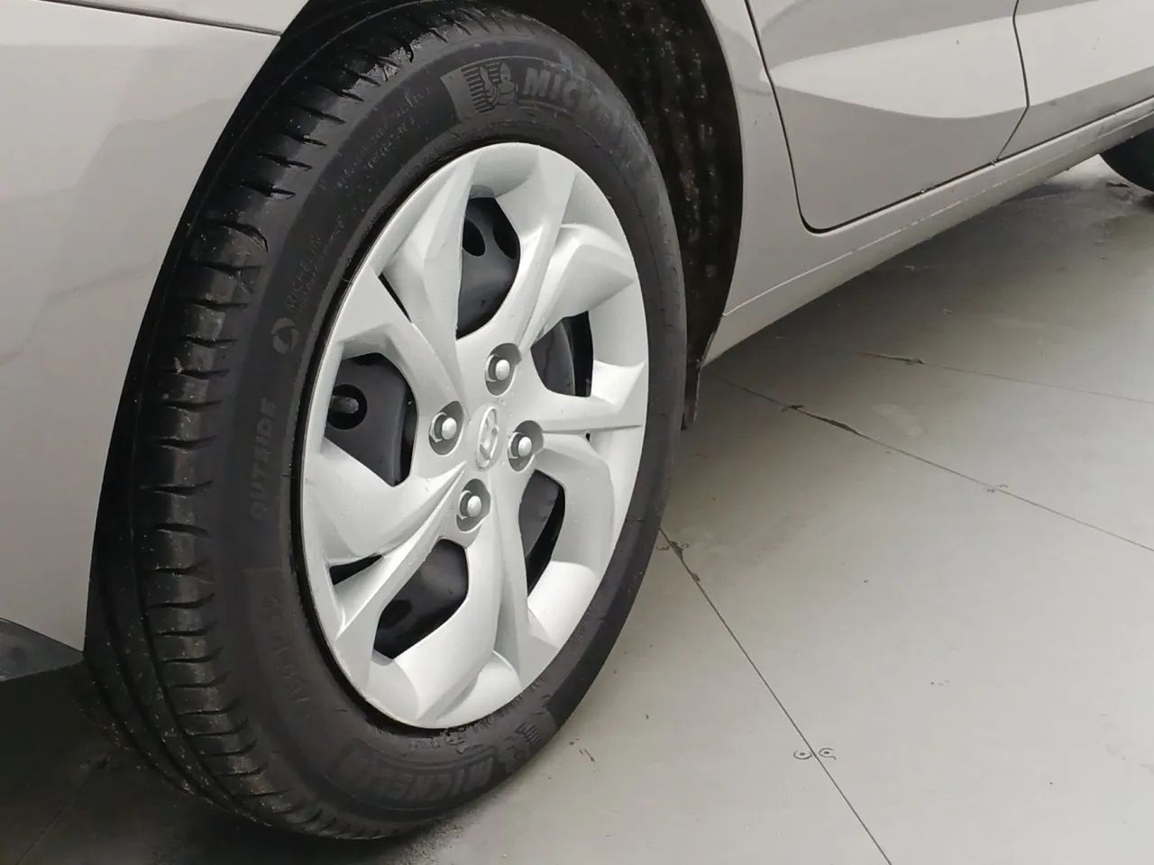 Hyundai HB20S Comfort Plus 1.0 TB Flex 12V Mec., foto 14 de 18