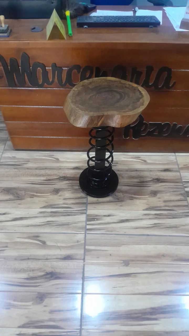 Banqueta artesanal com pecas de carro  - Foto 3