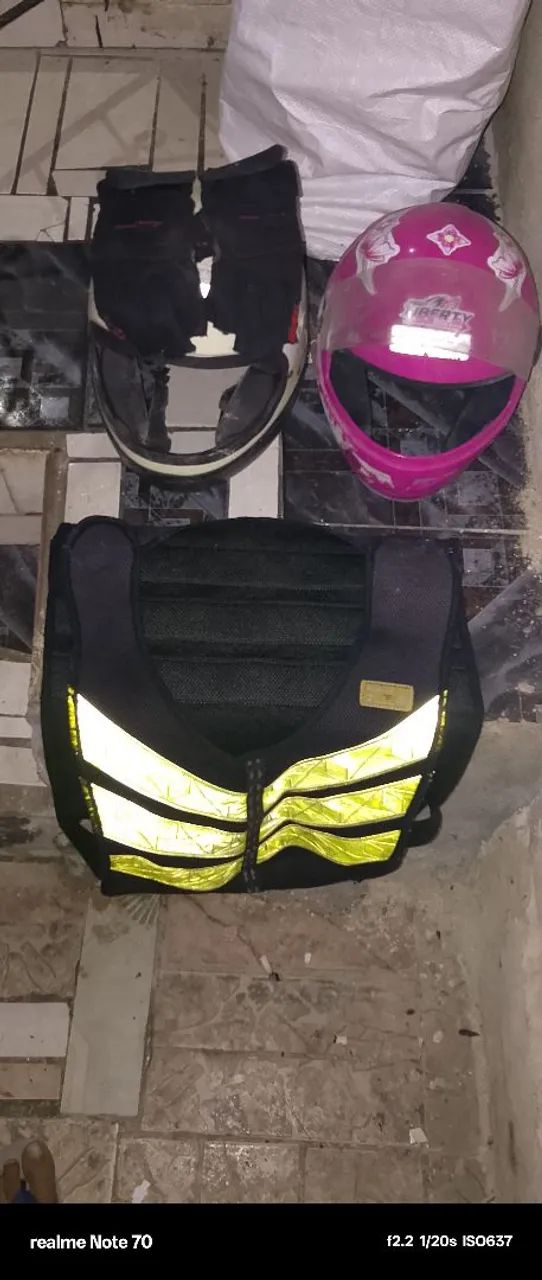 Capacete e colete  - Foto 2