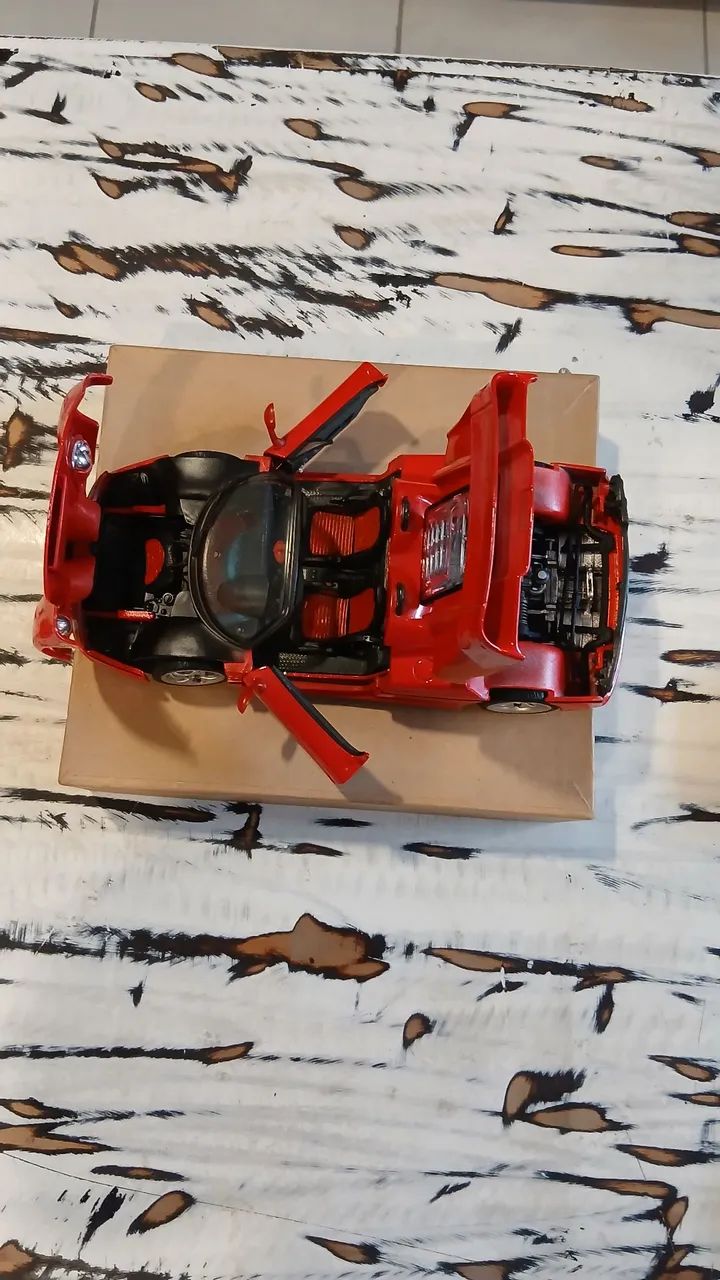 Ferrari F50 Spyder. Escala 1:18. Da Maisto, Shell  - Foto 4