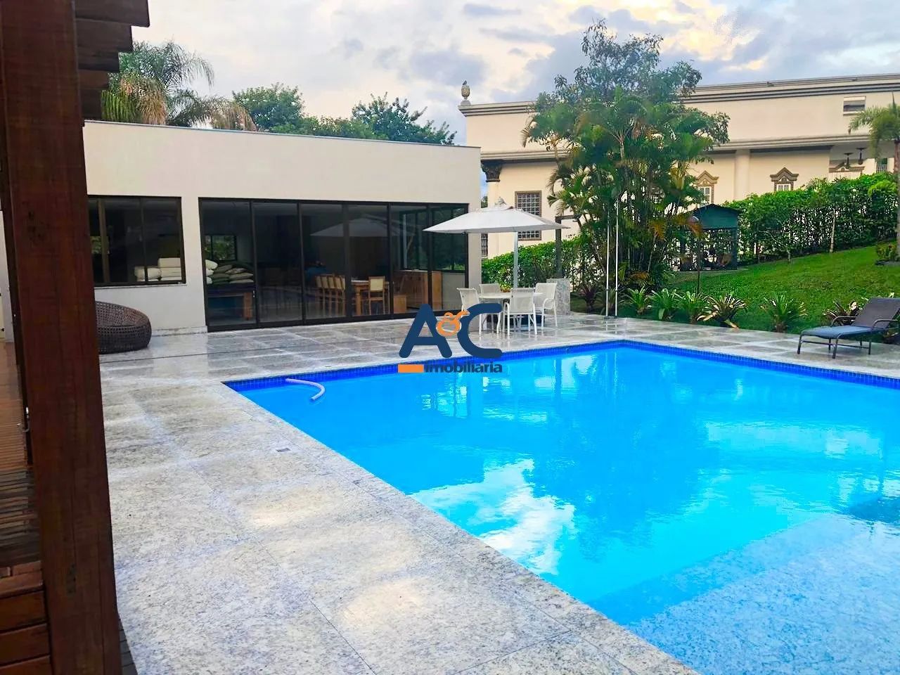 Belíssima casa no Condomínio Amendoeiras - Foto 3