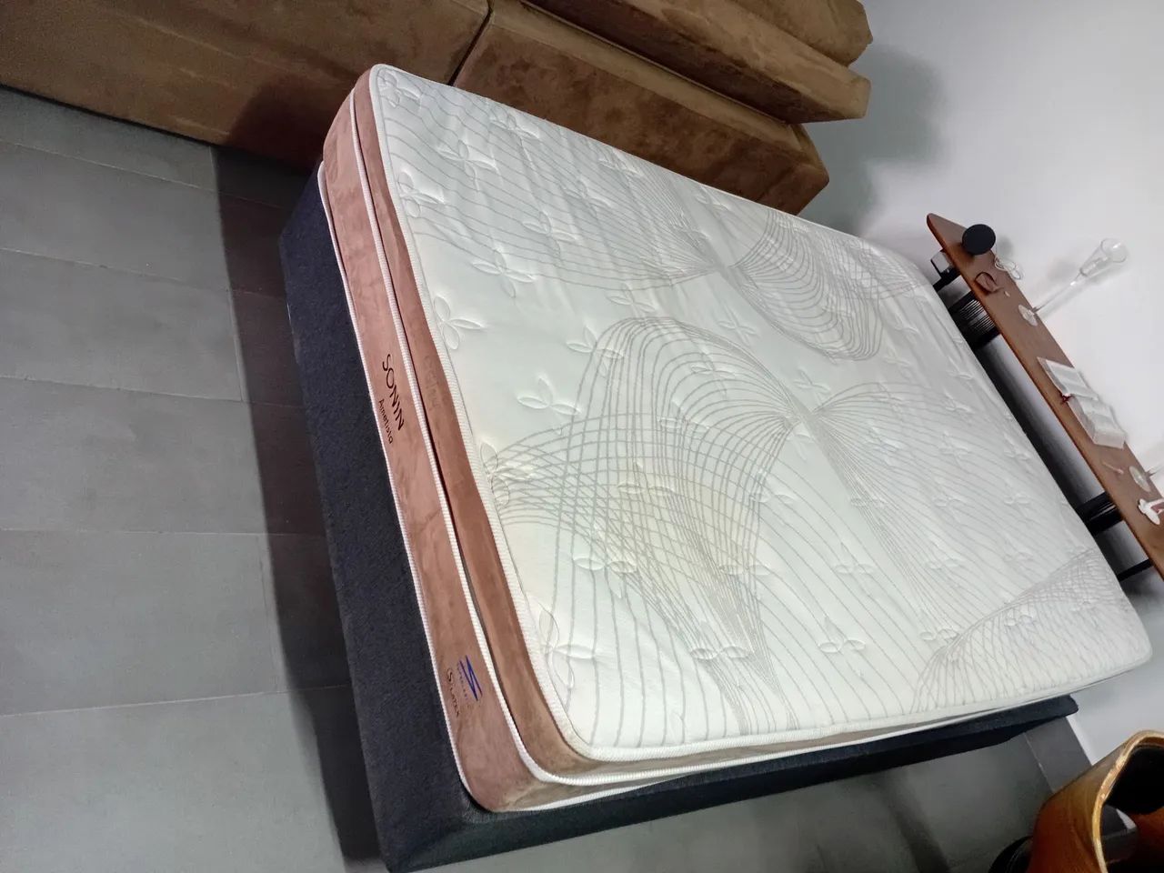 Vendo cama de casal padrão entrego  - Foto 4