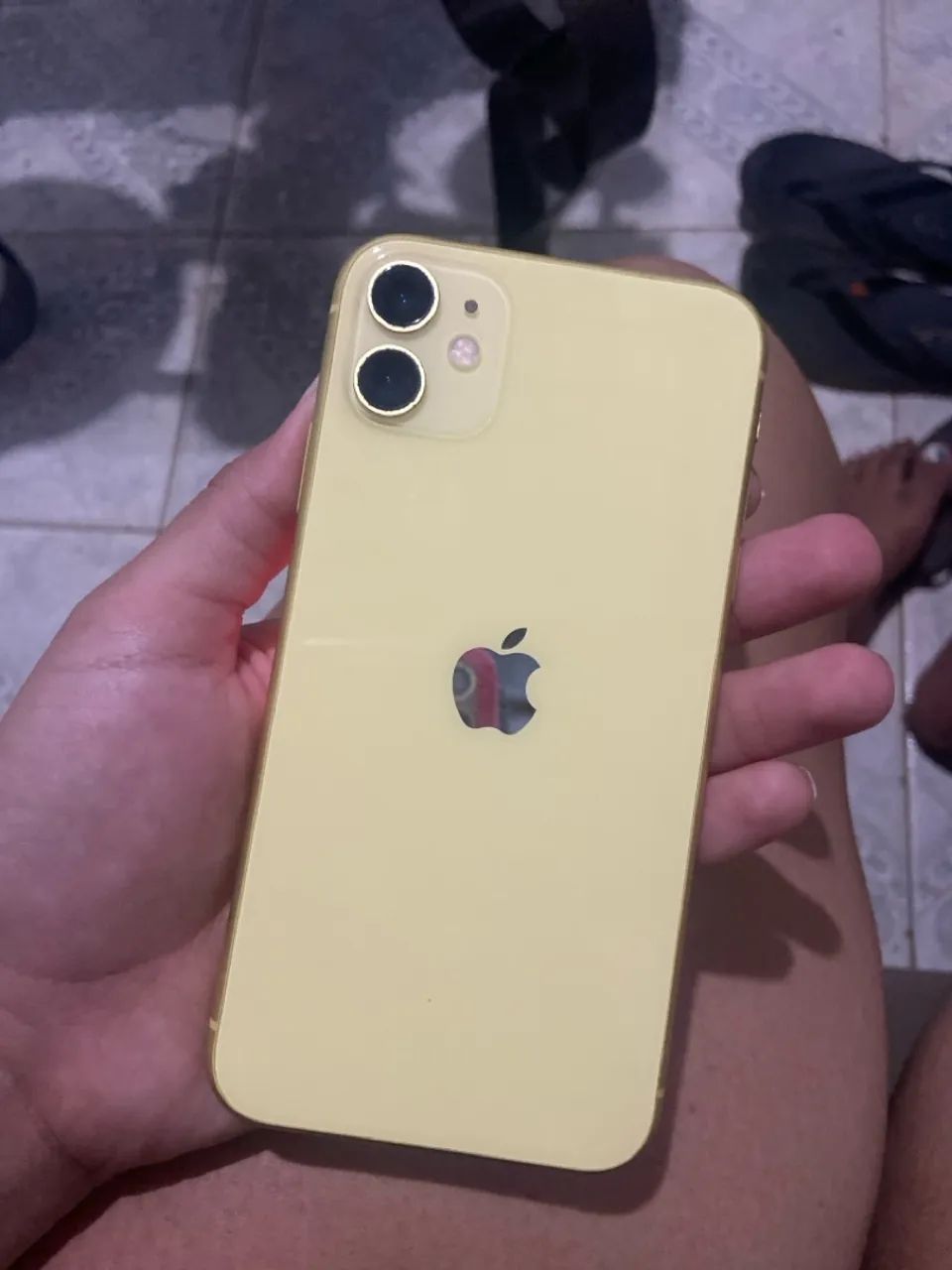 iPhone 11 64gb amarelo