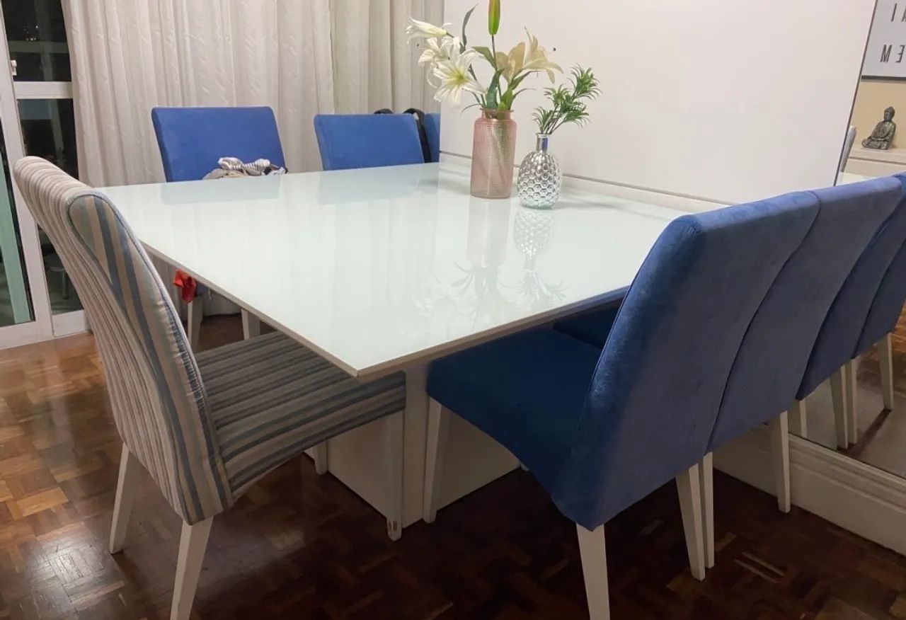 Mesa com tampo de vidro com 6 cadeiras  - Foto 2