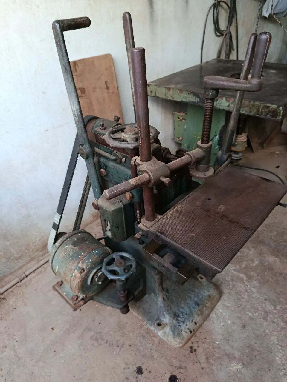 Vendo Furadeira orizontal usada - Foto 4
