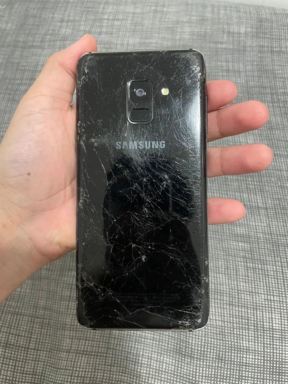 Celular Samsung A8 - Foto 2