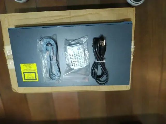 Switch Gerenciável Cisco Catalyst Ws-2960-24tc-s - Foto 5