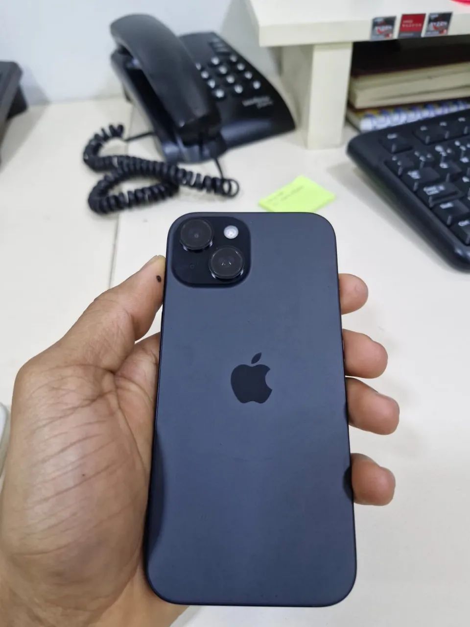 Vendo Iphone 15, com 90% de bateria, nunca aberto - Foto 2