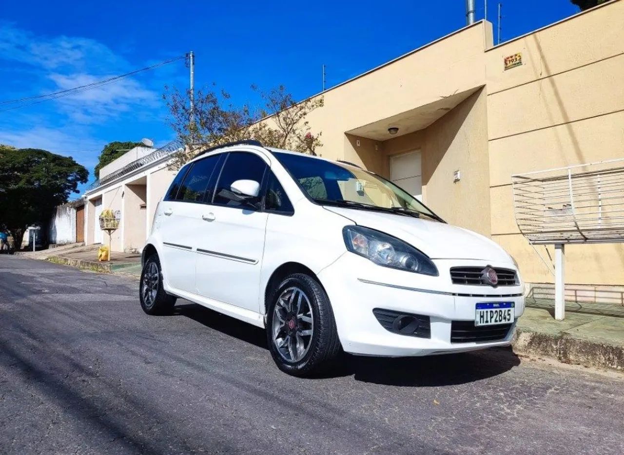 Fiat Idea Sporting 1.8 Flex 16V 5P 2012 - Foto 2
