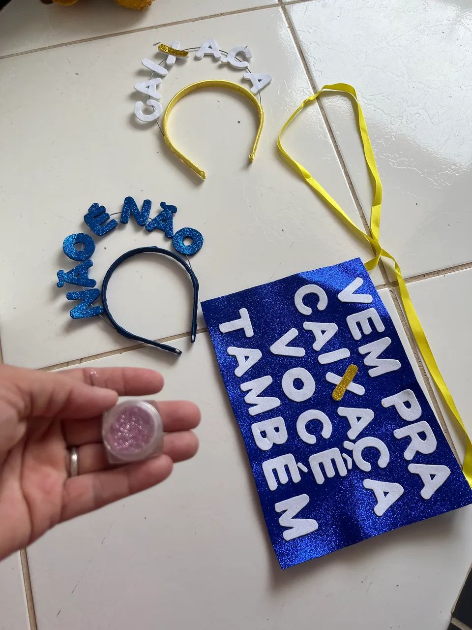 Tiara + plaquinha carnaval + glitter  - Foto 2