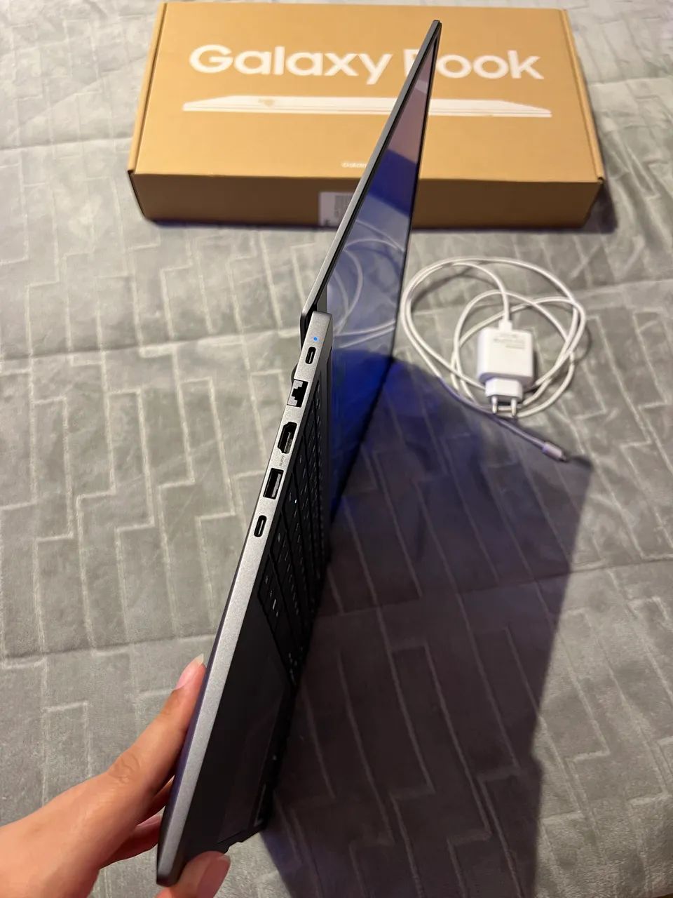 30 ciclos de bateria - Samsung Galaxy Book4 Intel Core i3 - Foto 3