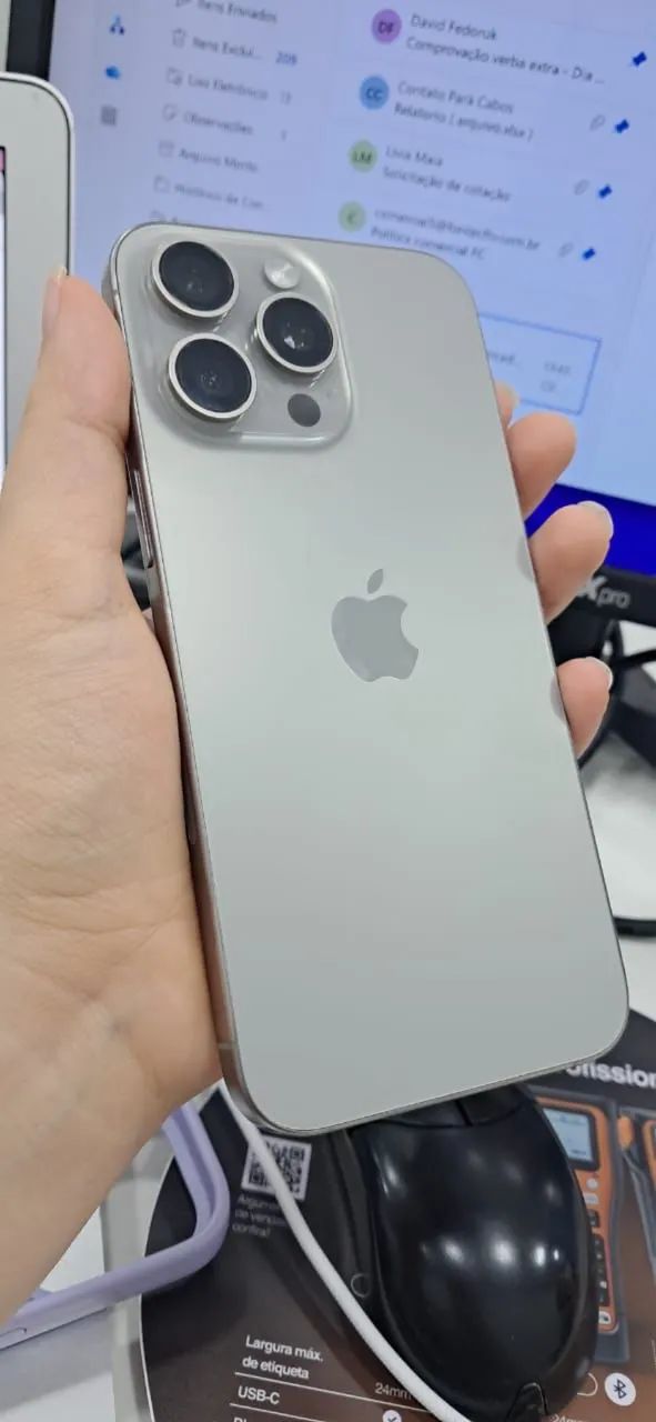 iPhone 15 pro Max 256gb com caixa  - Foto 2