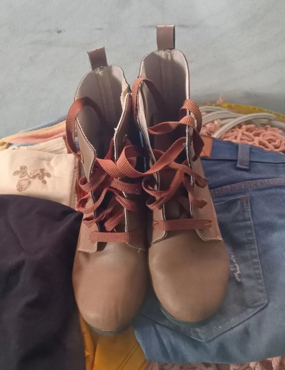 Roupas e sapatos  - Foto 5