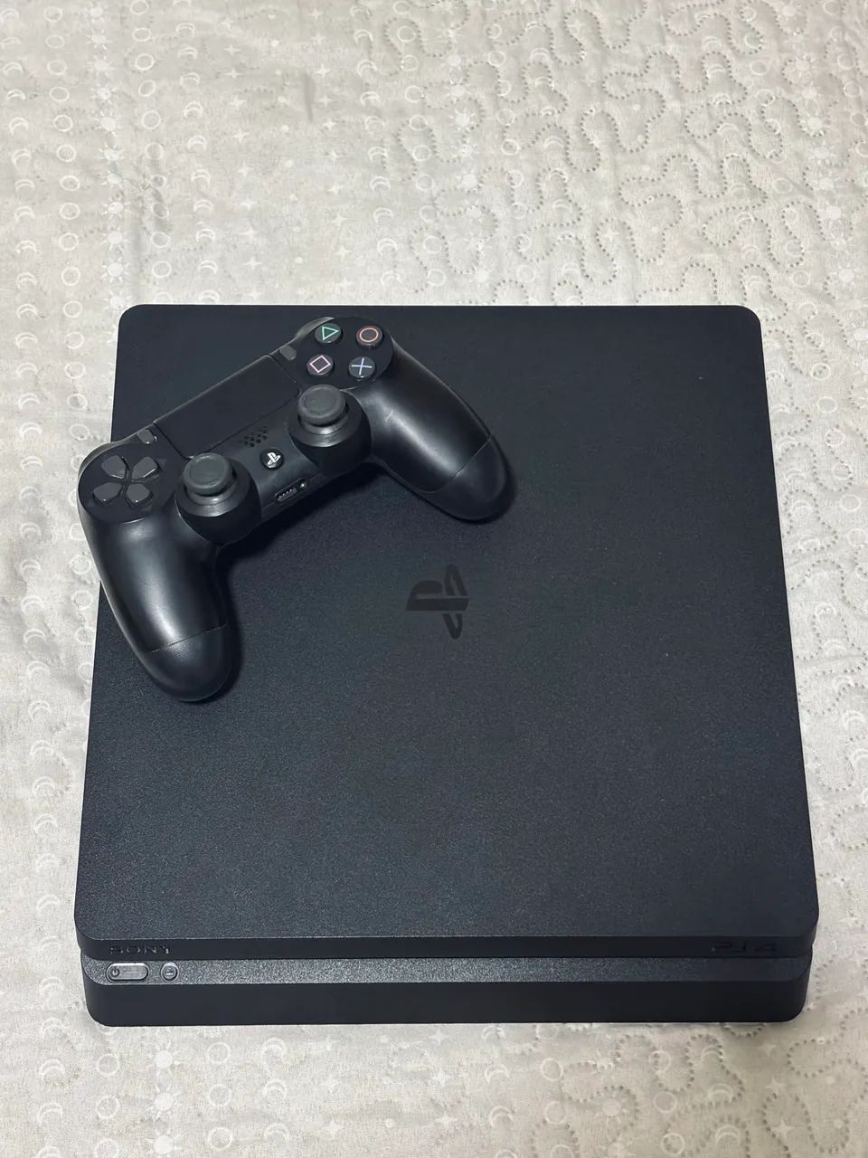 PS4 Slim 1TB + Fc 25  - Foto 2