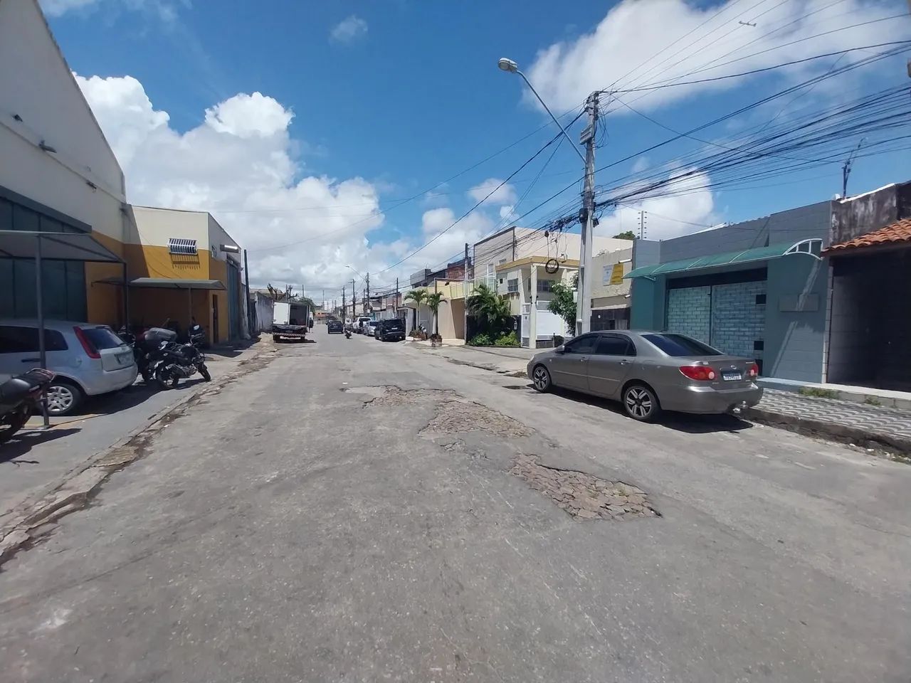 (LJ2290) Loja localizada próximo a Av. Francisco Sá, medindo 200m² - Foto 2