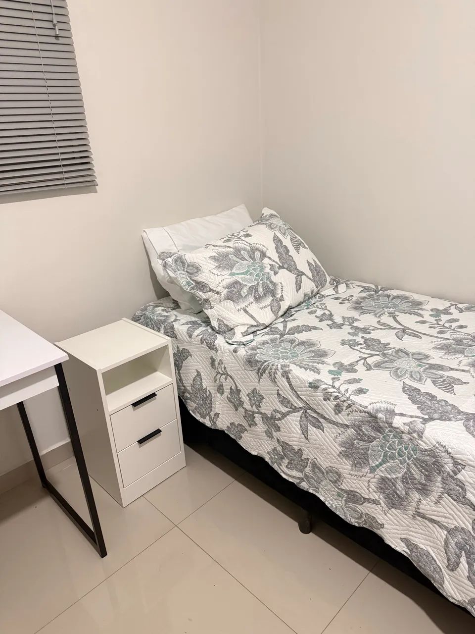 Cama de solteiro com criado mudo - Foto 2