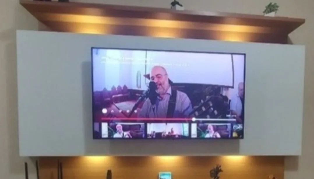 Painel para TV (suporta até 75")
