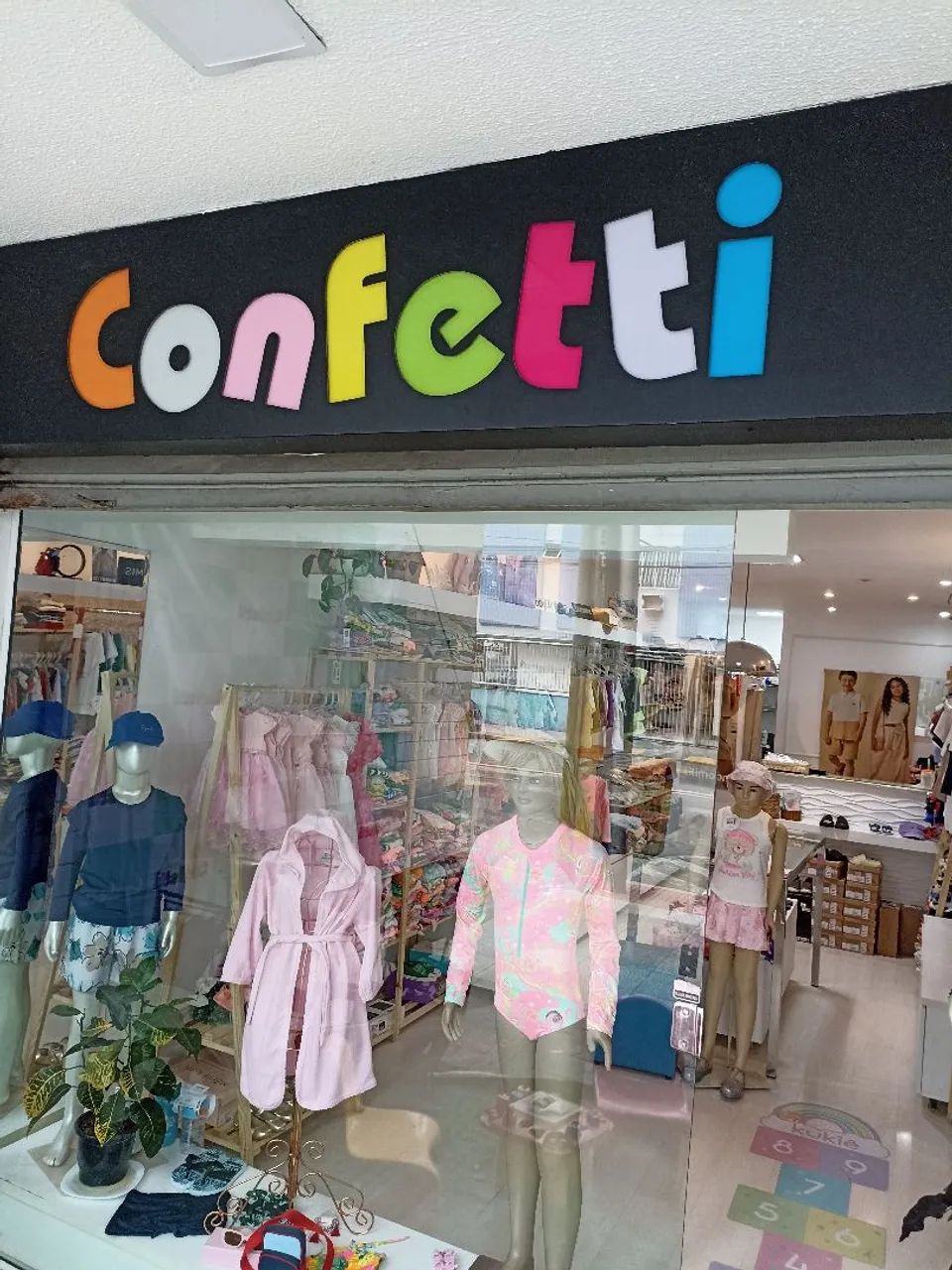 Vaga de vendedora 