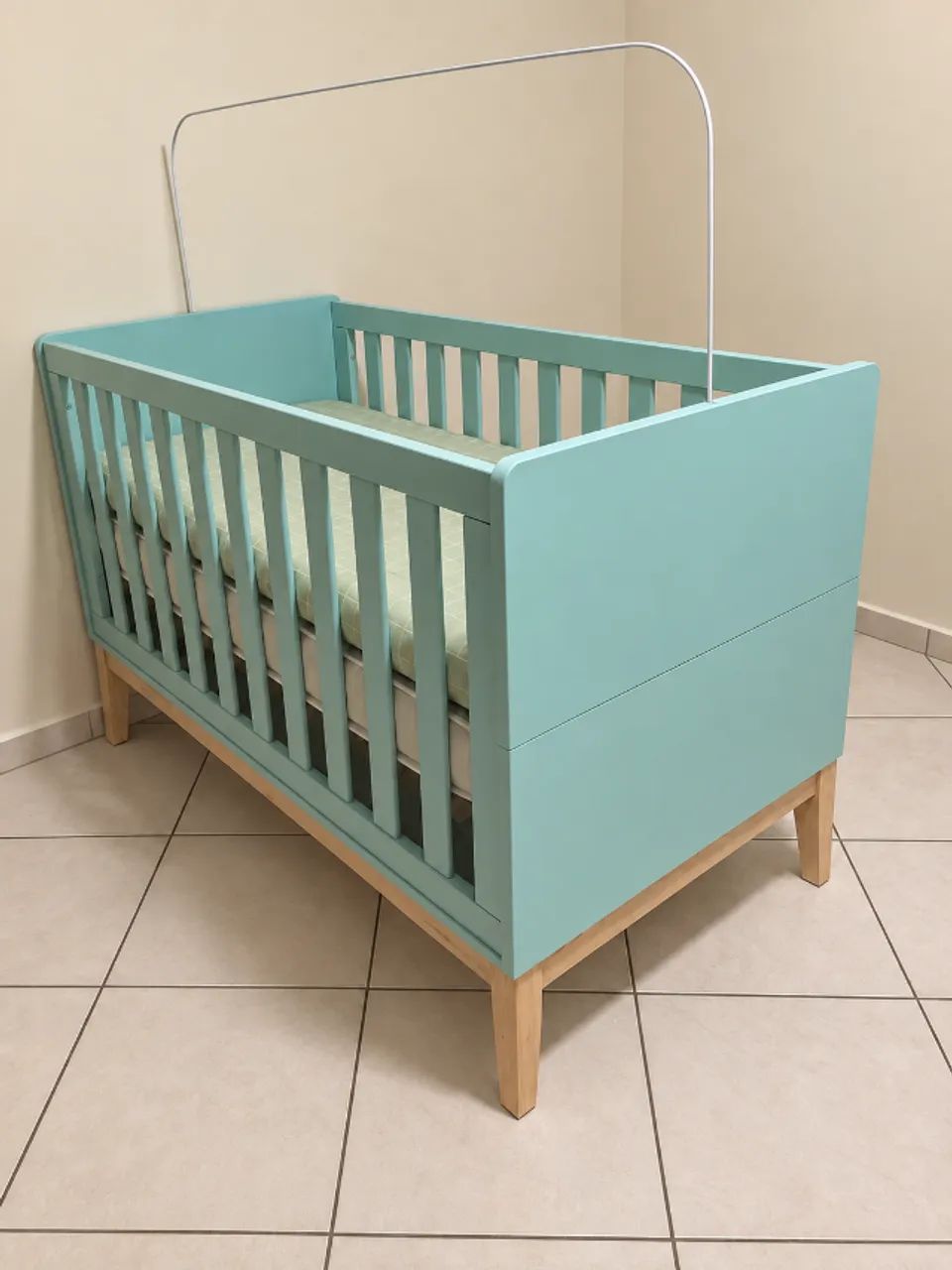 Conjunto Quarto de Bebê - Berço Mini Cama com colchão + Cômoda + Poltrona + Puff + Mesa - Foto 3