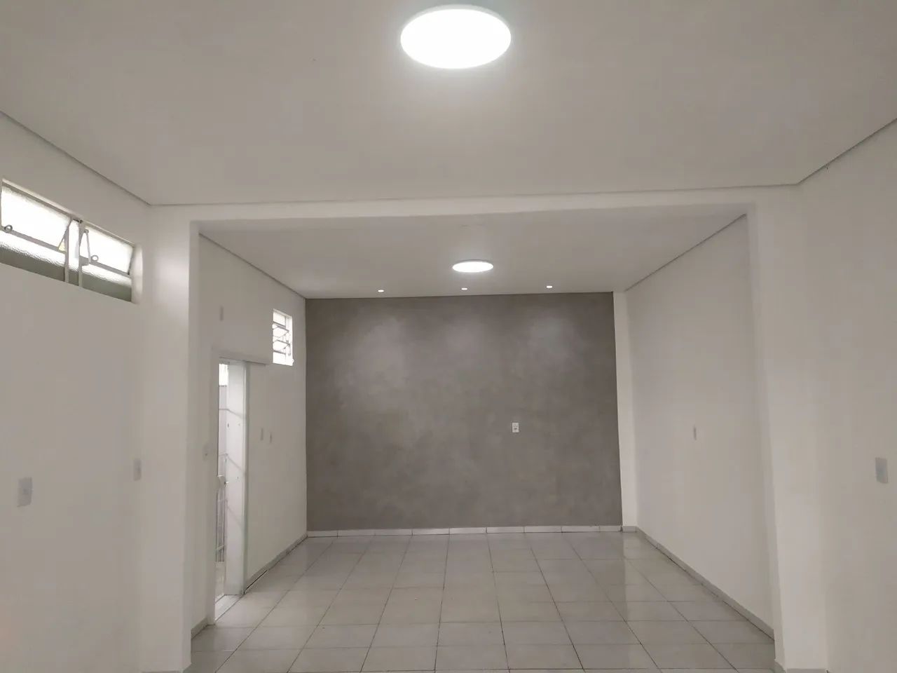 Alugo Sala Comercial bairro Itinga 