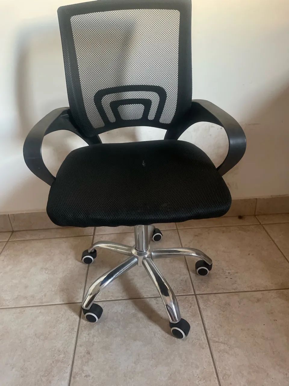 Cadeira nova e montada 
