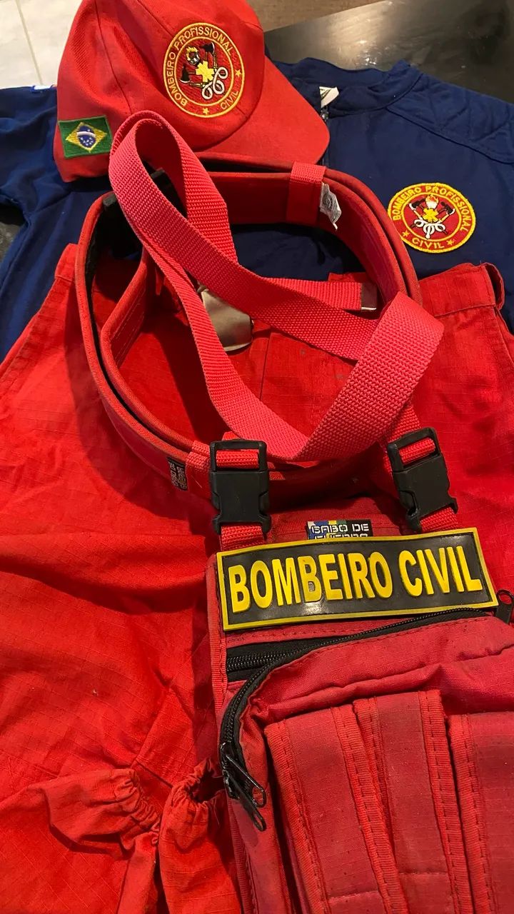 Fardamento completo de bombeiro civil 