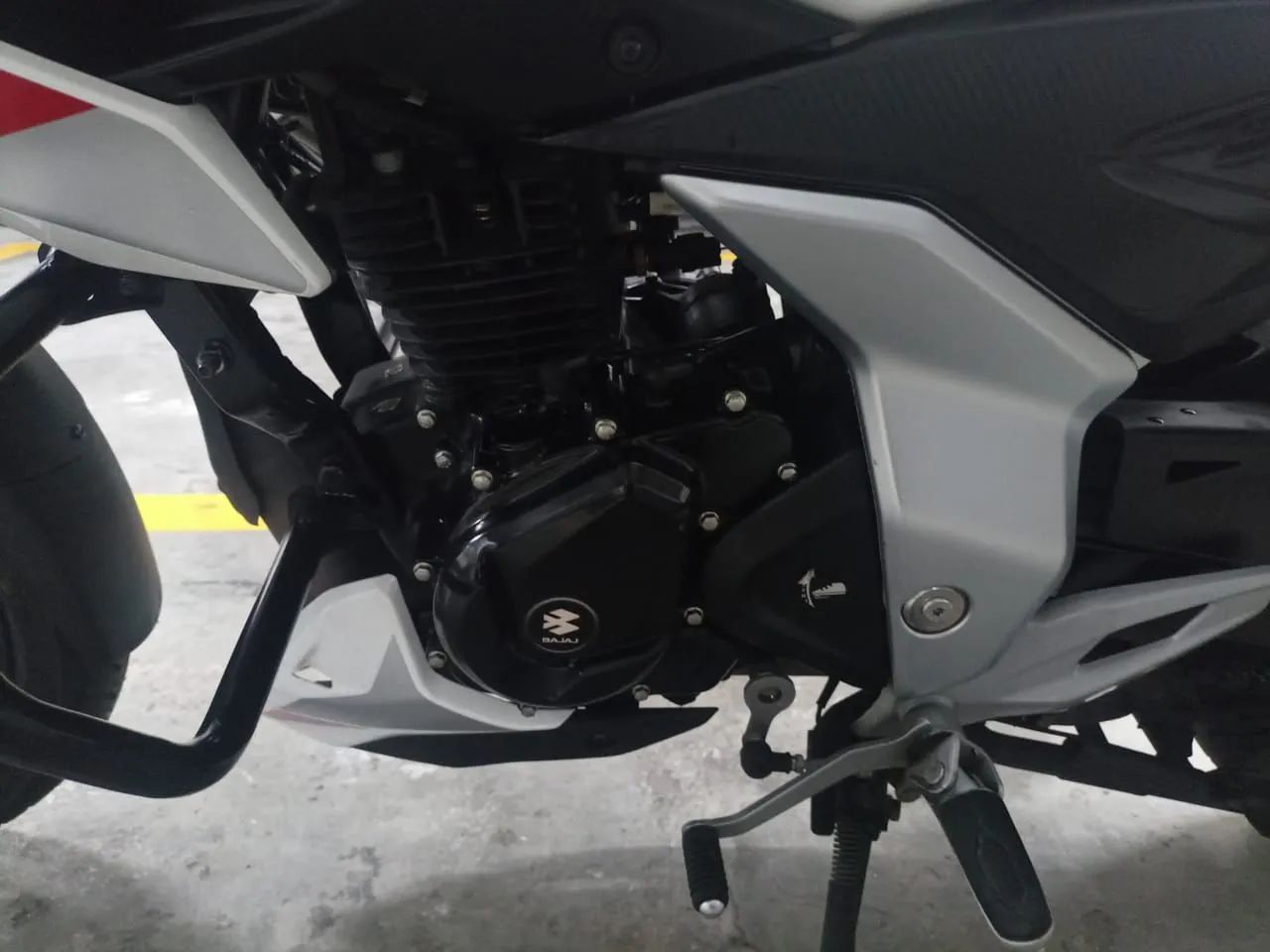 Bajaj pulsar 150 - Foto 4