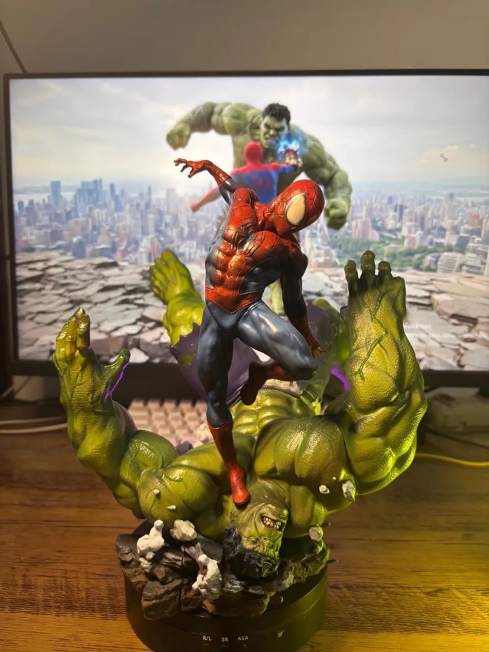 SPIDER-MAN X HULK - ESTATUETA EM RESINA - Foto 2