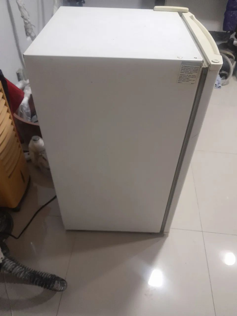 Frigobar RE 120 litros Electrolux  - Foto 4