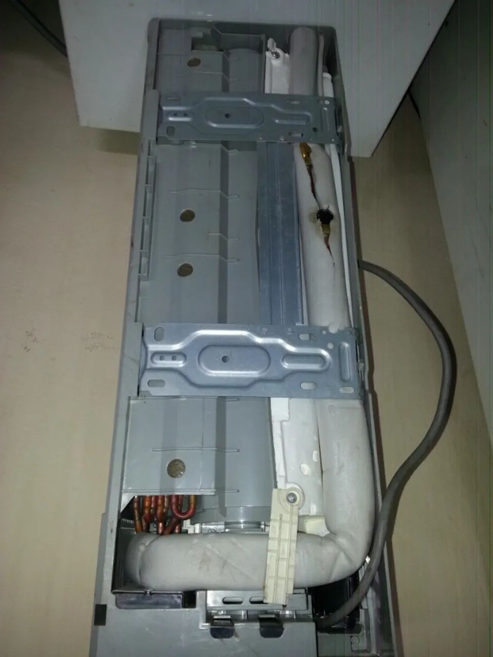 Evaporadora Electrolux 7000 bts - 220v - Com Suporte de Parede - Foto 5