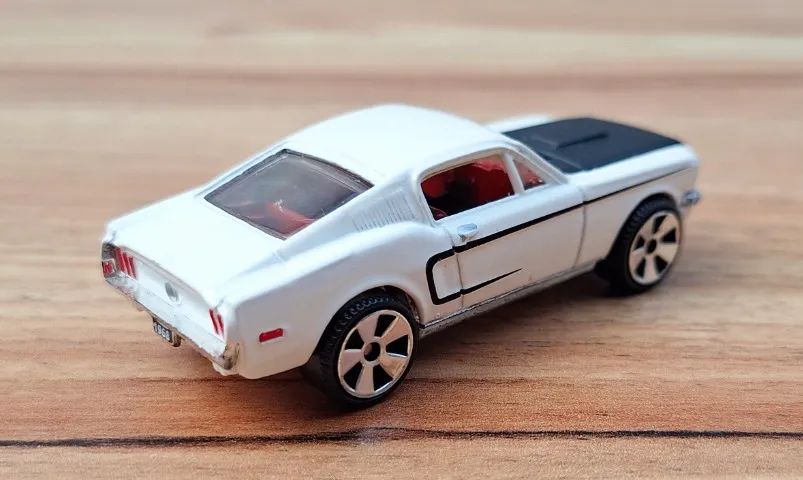 Matchbox 1968 Ford Mustang Cobra Jet - Superfast Series 2006