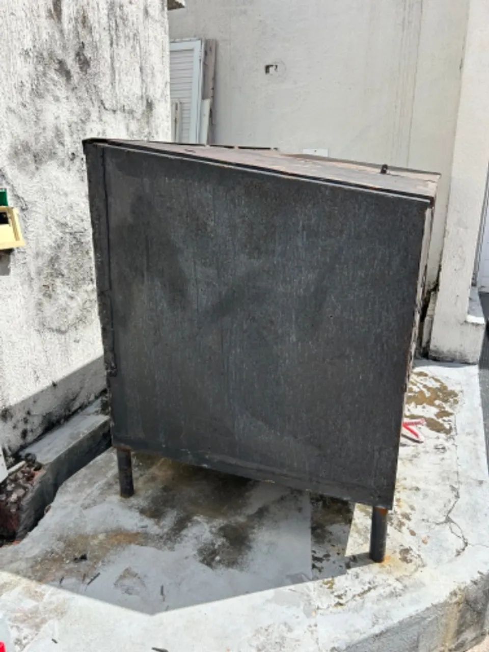 Lixeira de ferro ideal para Lojas ou Condomínios  - Foto 4