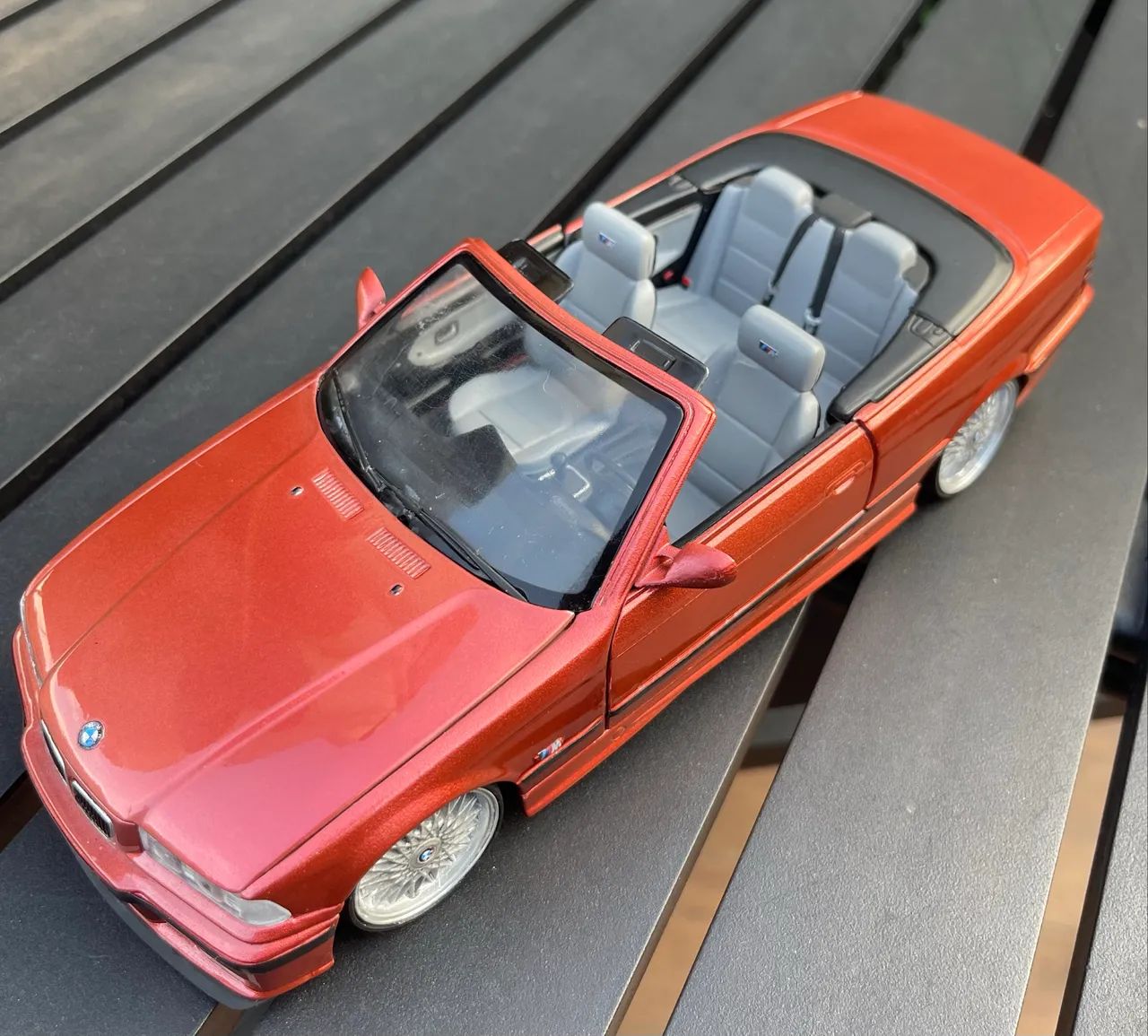 Miniatura BMW M3 marca UT escala 1/18 - Foto 5