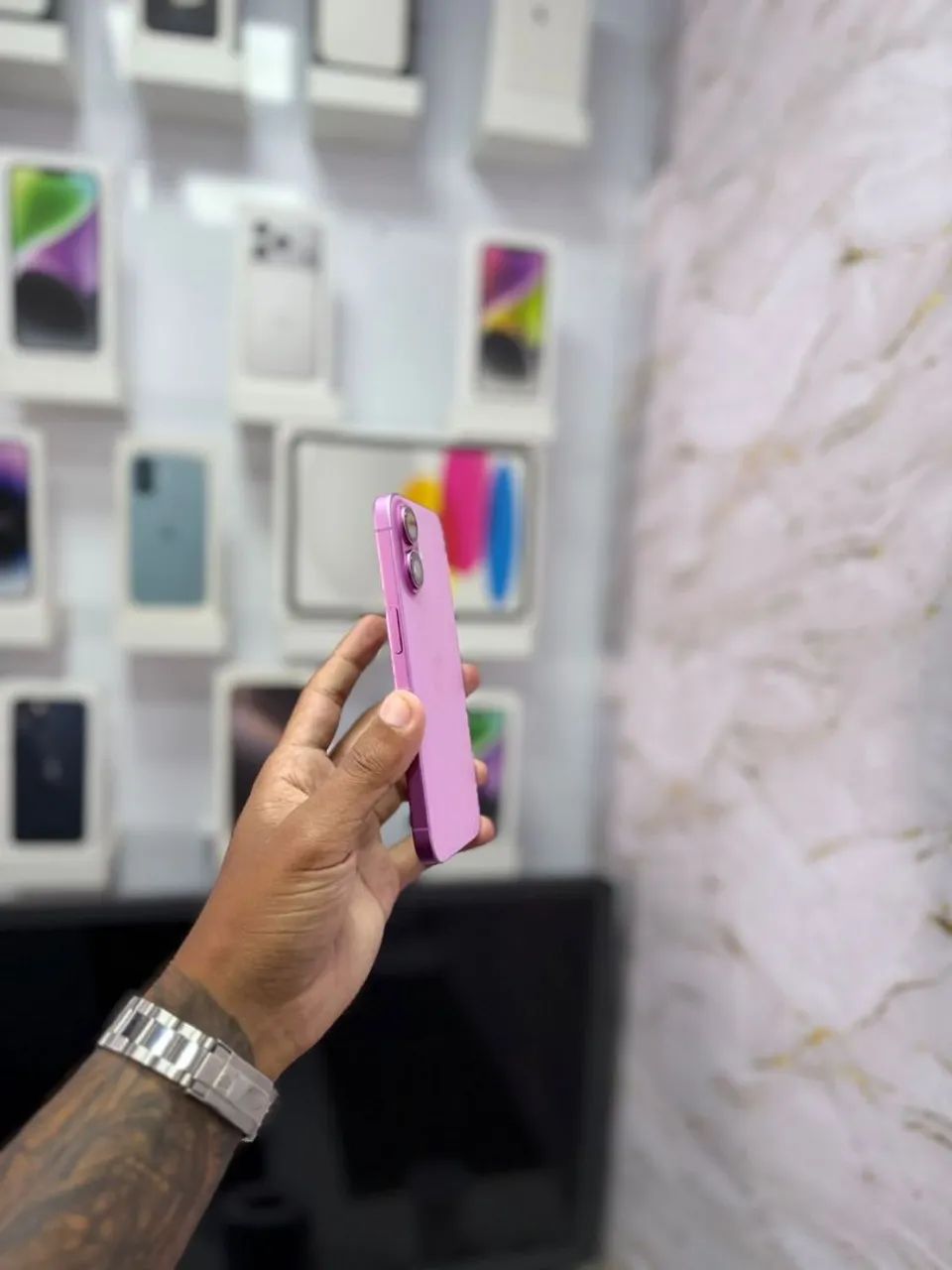 IPHONE 16 128GB ROSA<br>R$ 3.999,00 - Foto 5