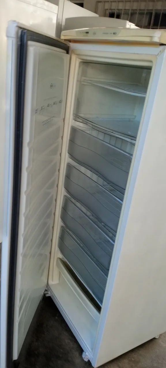 Freezer Brastemp 220V  250Litros - Foto 2