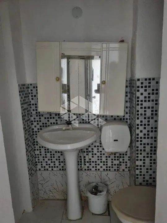 Sala comercial para venda no Galeria Malcon no bairro Centro Histórico em Porto Alegre/RS. - Foto 9