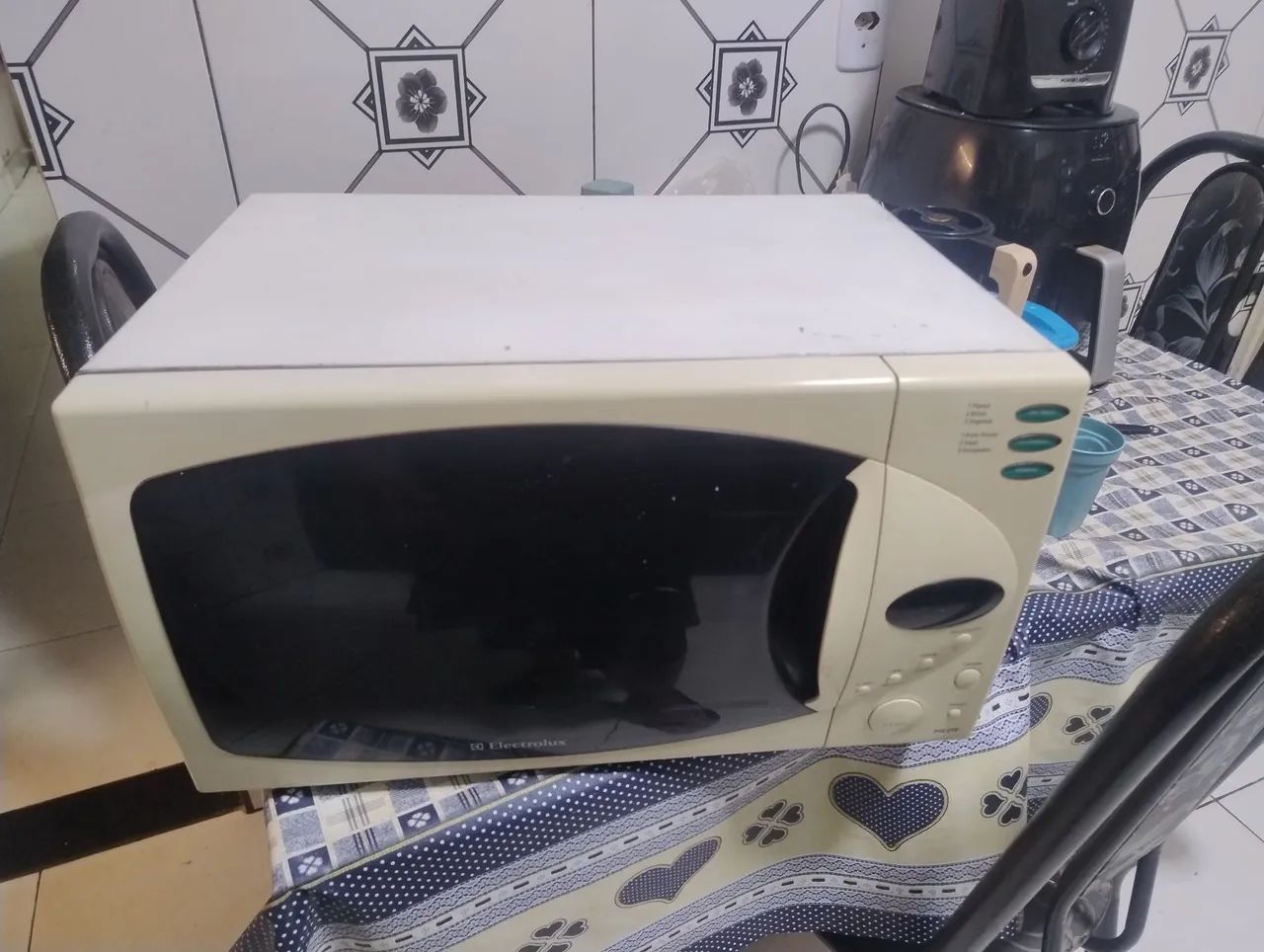 Microondas 28 litros funciona perfeitamente