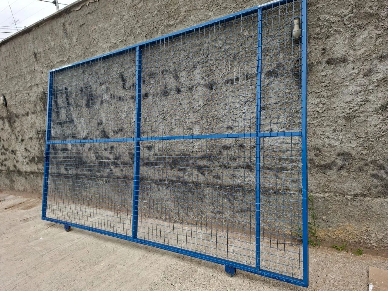 Portao grande de ferro