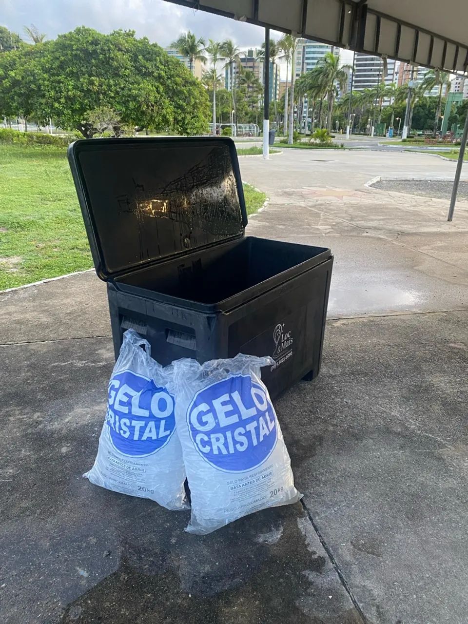 Mesas, cadeiras, toalhas , caixa térmica e etc  - Foto 5