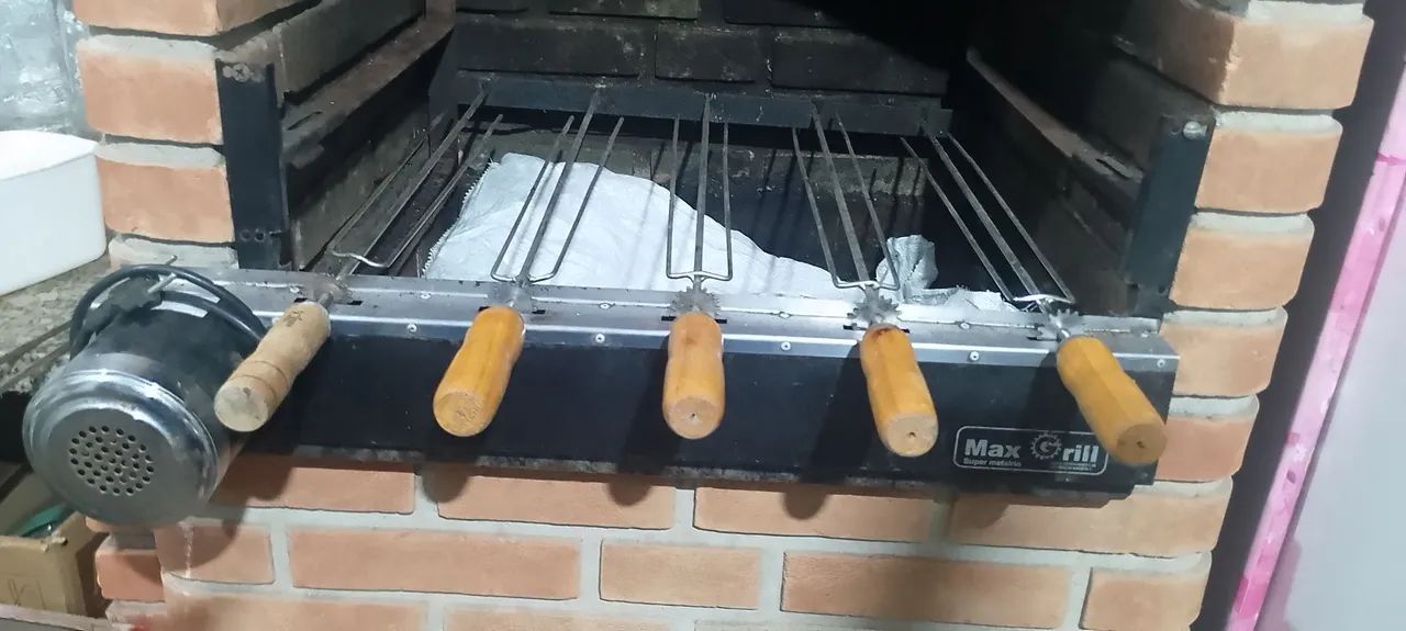 Motor grill com 5 espetos