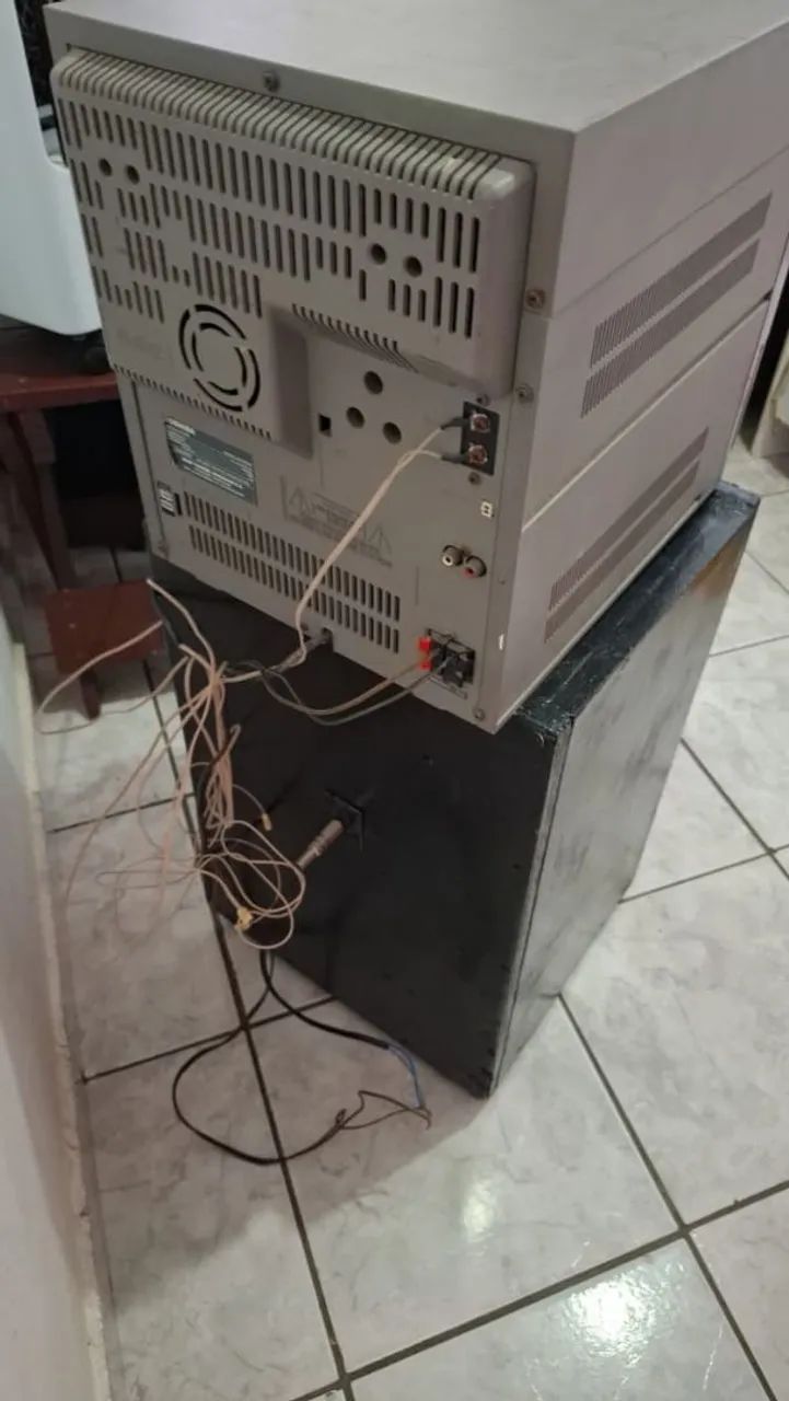 Vendo Bola + Caixa d Som - Foto 3
