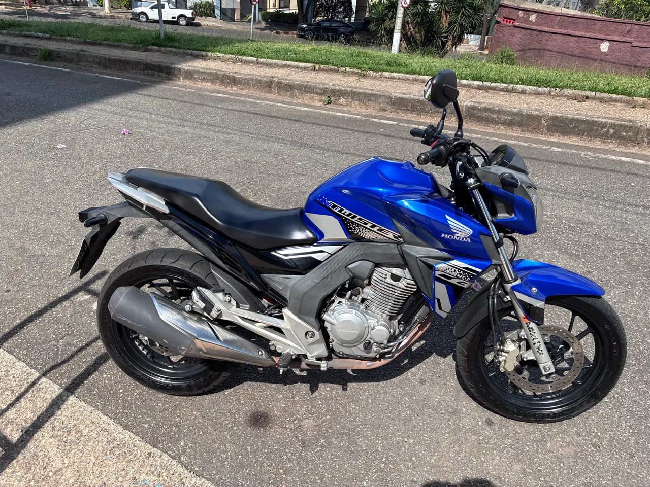 CB250 Twister - Foto 2