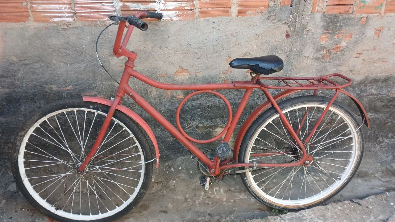 Bicicleta  semi nova WhatsApp *