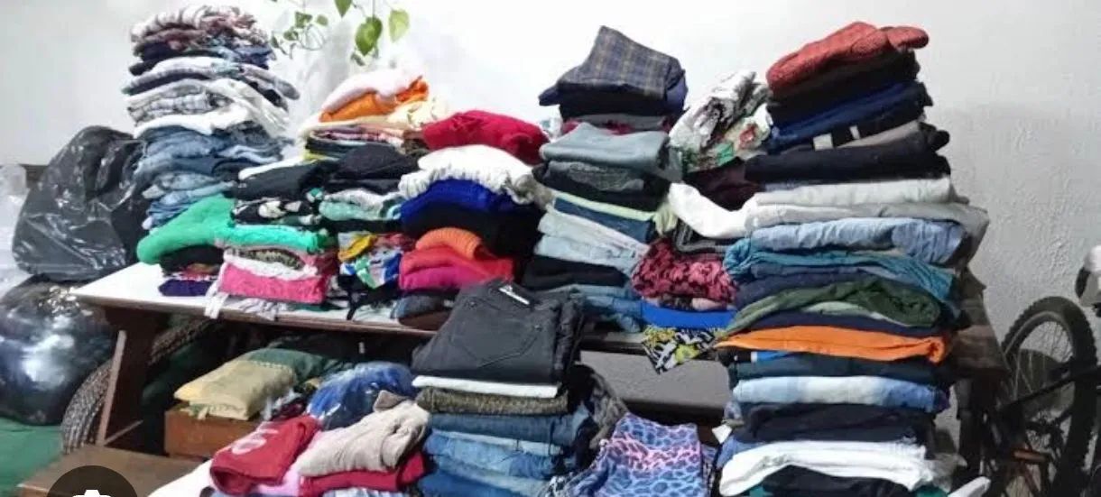 Lote de roupas 