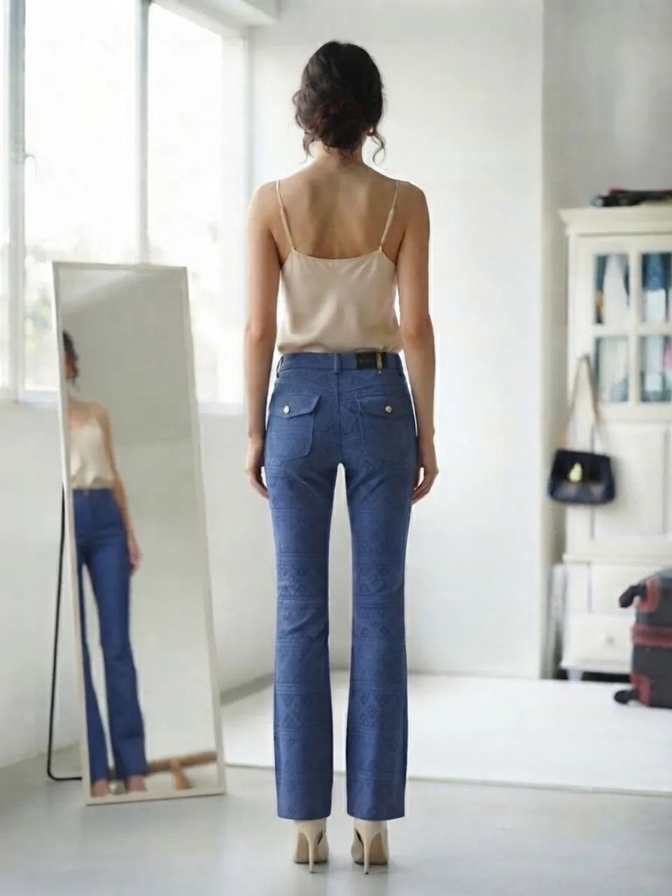 Calça Flare Azul/lilás Estampada com Textura e Bolsos Traseiros - Tam. M - Foto 3