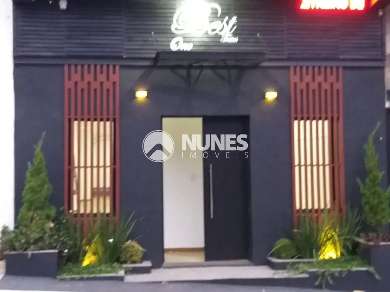 Imóvel contendo 3 salões sendo um pronto para restaurante e Bar e duas casas! - Foto 2