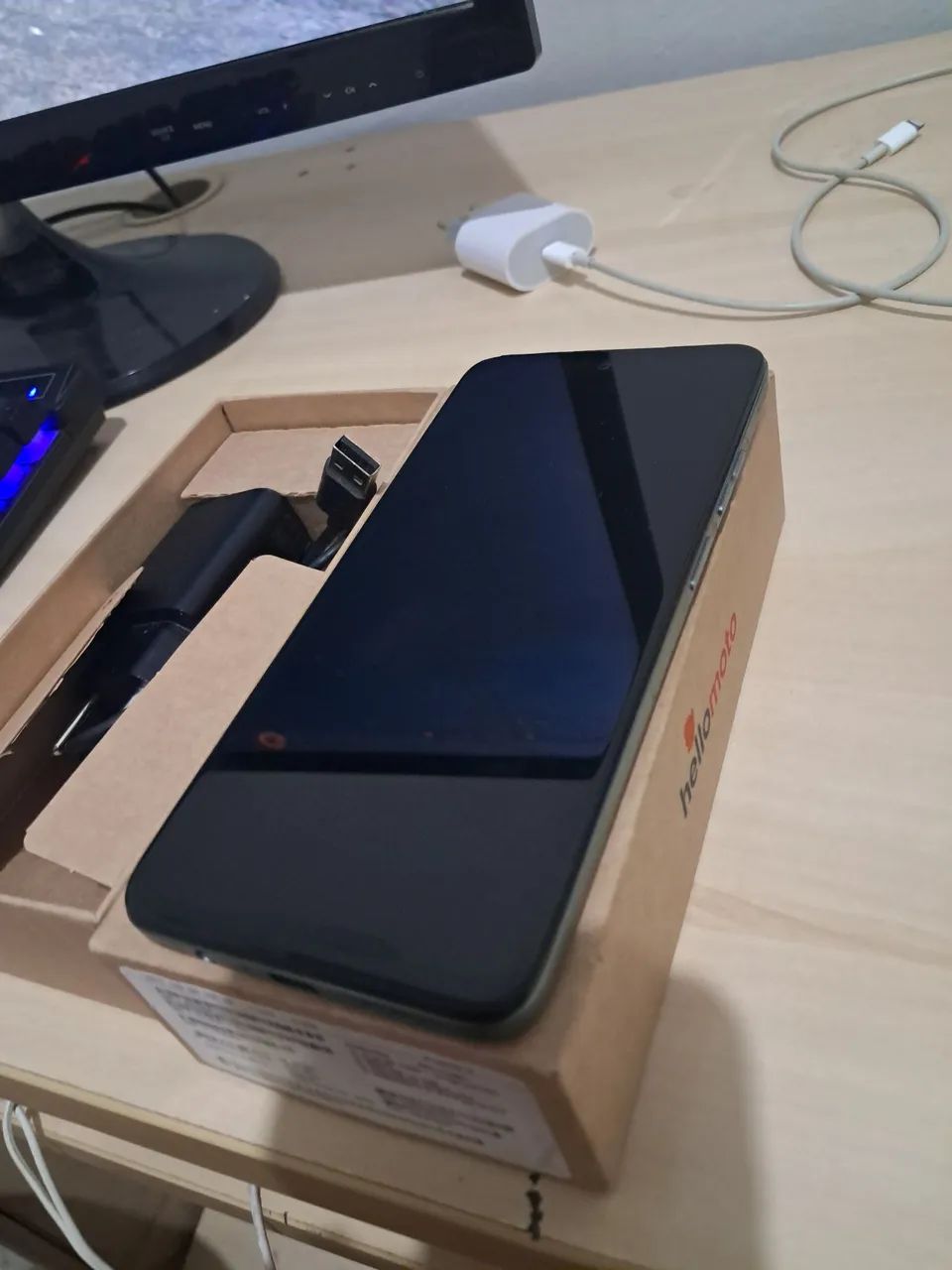 Vendo celular moto G35 256gigas 5g - Foto 3