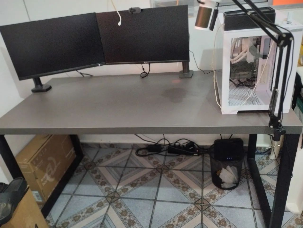 Cadeira gamer e mesa - Foto 5